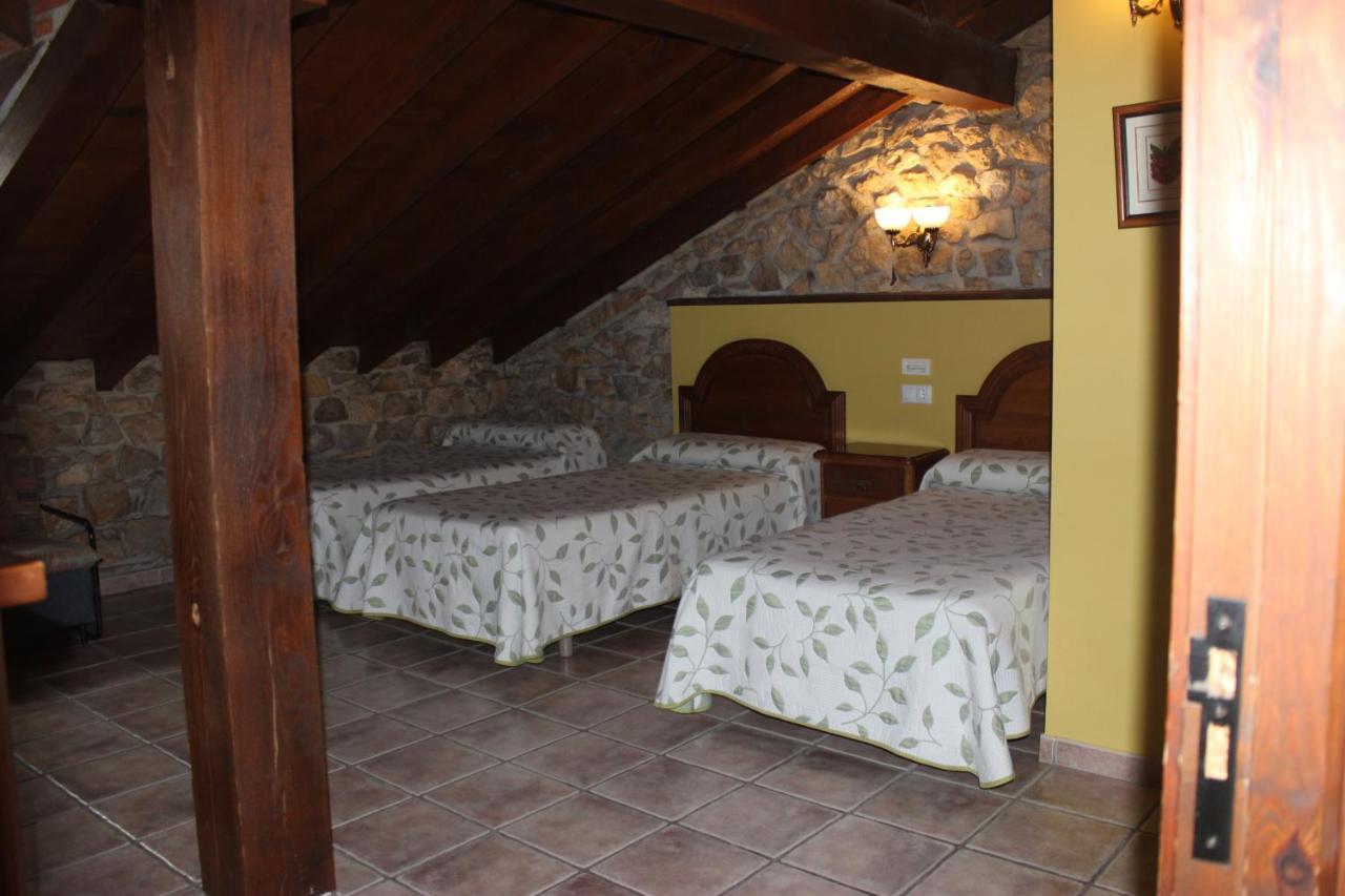 Bed and Breakfast La Venta De Quijas Екстер'єр фото
