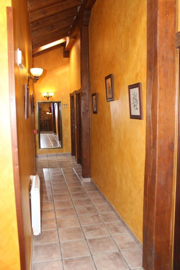 Bed and Breakfast La Venta De Quijas Екстер'єр фото