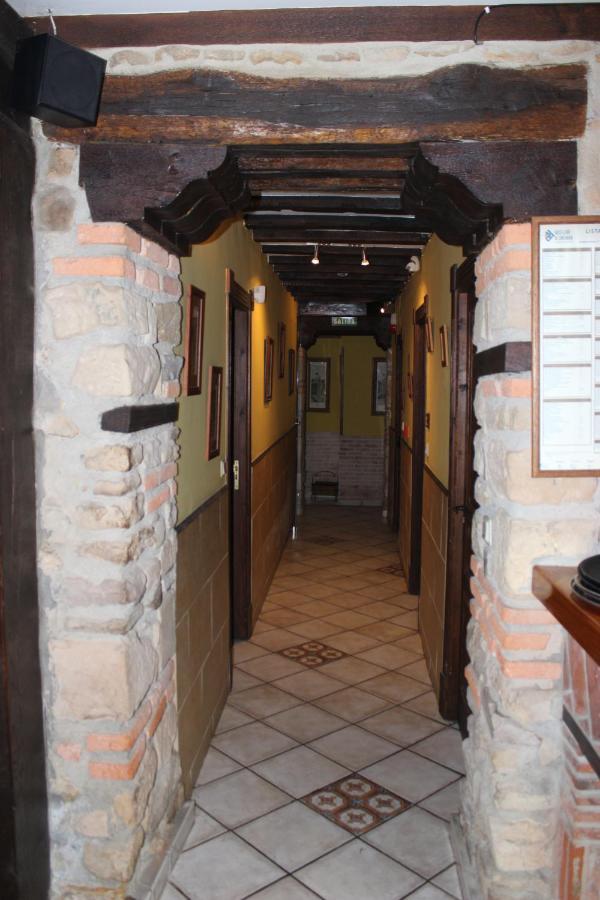 Bed and Breakfast La Venta De Quijas Екстер'єр фото