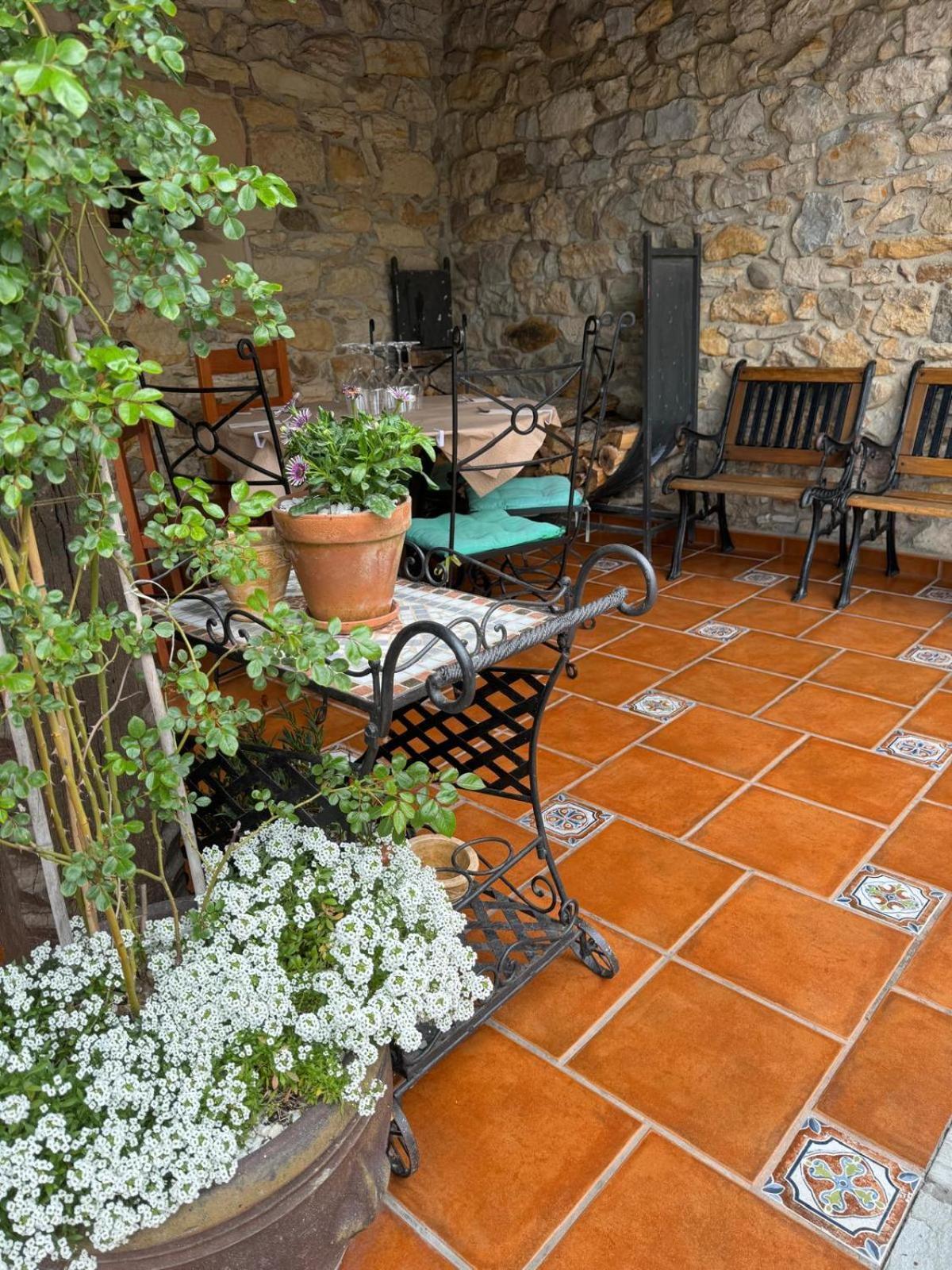 Bed and Breakfast La Venta De Quijas Екстер'єр фото